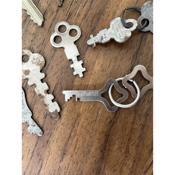 OLD VTG Photo Art JEWELRY STEAMPUNK Corbin Star Cole Hudson Russwin Yale KEY LOT - Picture 6 of 8